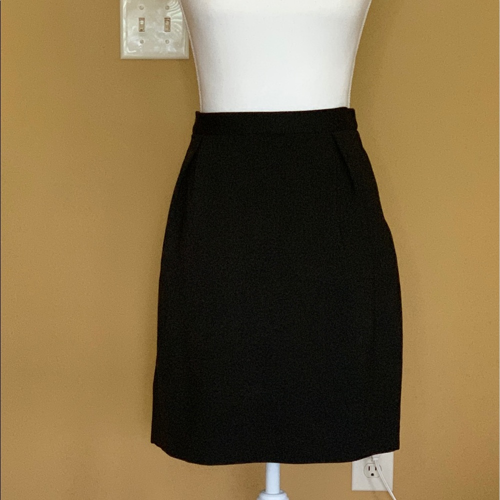 Never Been Worn - Banana Republic Black Rayon/Nylon/Spandex Skirt